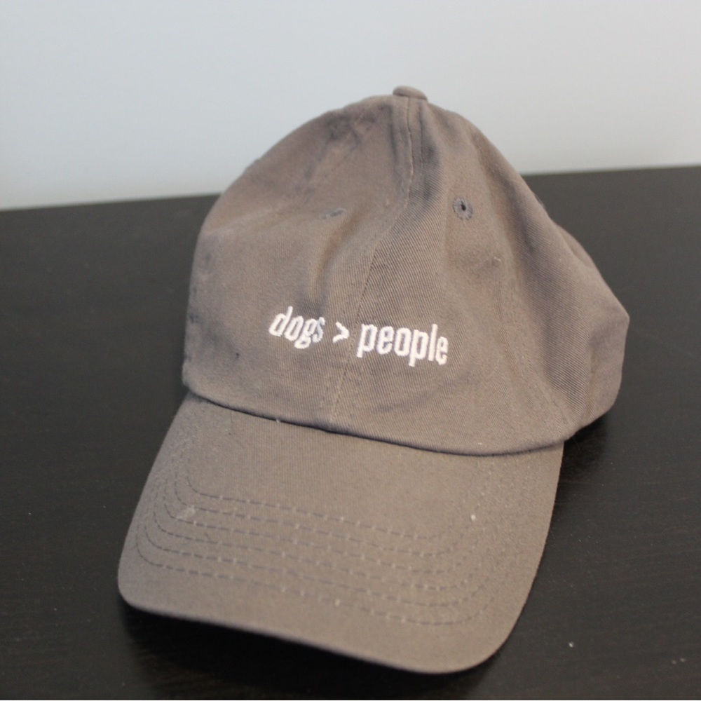 Dogs > people hat from The Dogist